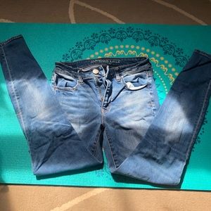 AE Jeans Hi Rise Jegging Size 4 NWOT